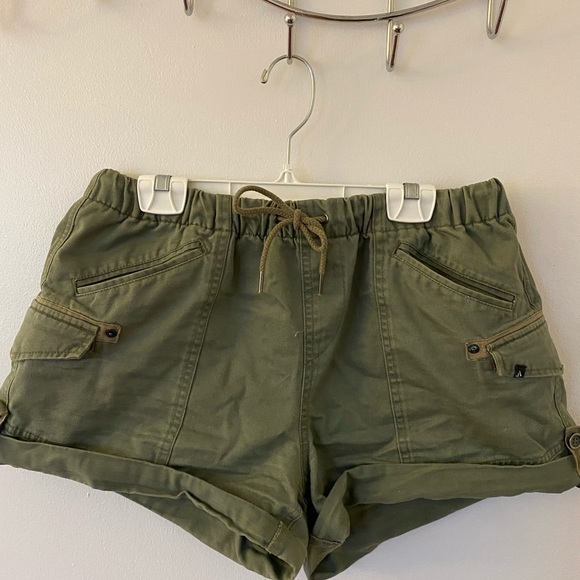 Volcom Green cargo shorts size large - Picture 6 of 6